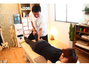 代官山コンディショニング/施術風景【マッサージ/肩こり】
