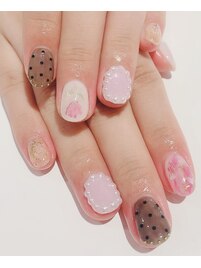 フェミニンシースルーネイル