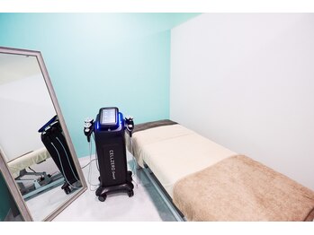 スリムライク 鳥取店(The SLIM LIKE)/ブルーの店内で最先端マシン導入