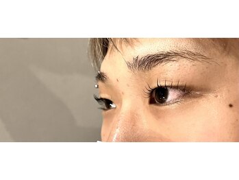 トラッド(TRAD)/重ため瞼でもしっかりまつ毛見え