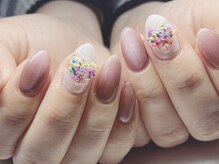 エーネイル(a nail)の雰囲気（押し花を閉じ込めたハートパーツ♪）