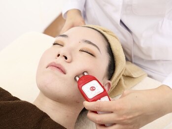 アジーク 町田店(AGEQUE)の写真/最近お化粧ノリが悪い、シワ・たるみが気になる方へ◎オーダーメイドの施術で自分史上最高の肌へ導きます♪