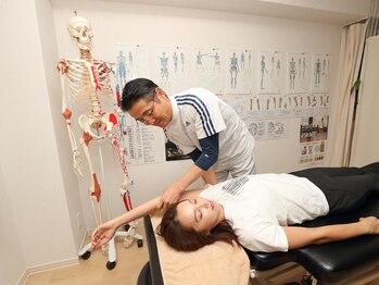 neフィットネス整体院の写真/初回70項目以上の筋肉検査で痛みの原因を突き止め、繰り返す辛い首肩こり・腰痛を根本改善♪