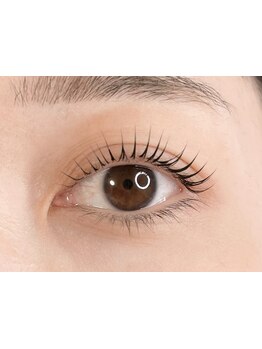 ナチュラル上品な目元にしたい