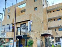 リアルワークアウト 上野毛 等々力店の雰囲気(上野毛駅徒歩3分!こちらのビルのB1階になります。)