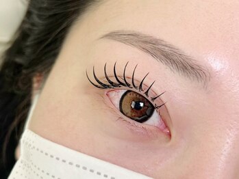 ソリア(Solia)の写真/自まつげの負担を最小限に抑えた施術◎ 大人気！LEDエクステで高持続◎モチの良さも抜群でリピーター多数！
