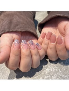 リッシュ(RICHE)/ピンクアシンメトリーネイル