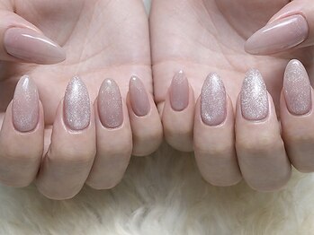 ファッシーナ(Fascina)/〇ベージュミックスネイル