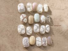 シルニー リム(Silny rim)/アシンメトリーニュアンスネイル