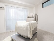 ユニ アイスタイル(uni eyestyle)の雰囲気（落ち着いたシンプルな店内です♪）