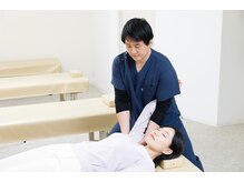 KMS西宮鍼灸整骨院の雰囲気（姿勢矯正をされたい方も大歓迎◎歪みを矯正して美しい姿勢に！）