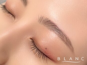 アイラッシュサロン ブラン イオンモール四條畷店(Eyelash Salon Blanc)の写真/骨格診断でコンプレックス解消*美眉スタイリング！お顔の印象が変わる!眉毛＋まつげメニューのセットが人気
