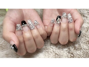 ミリ(Mili)/ブラックツイード柄ネイル