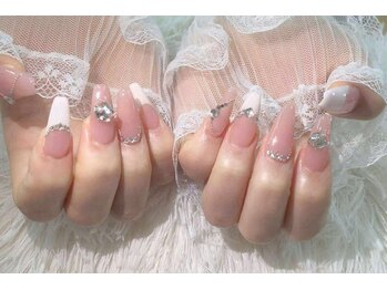 ハラ(Hara)/ピンクネイル・ホワイトネイル