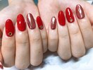 パッと映える赤ネイル