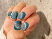 ノラ ミナミアオヤマ(NORA MINAMIAOYAMA)/SNSで人気のマグネットネイル