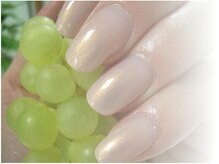 ネイルカンパニーの雰囲気(爪を優しく保護しながらグラスネイルカラーが楽しめます。)