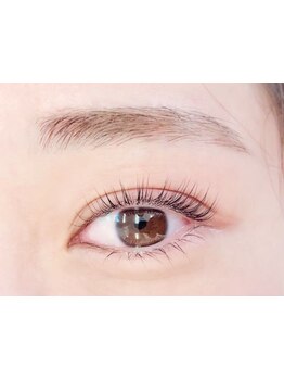 ナチュラル上品な目元にしたい