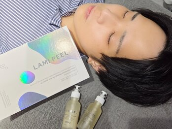 ユーフェム(U-fem)の写真/自己流ケア卒業！プロの徹底毛穴ケアで、黒ずみ・ザラつき知らずの清潔感あるモテ肌男子へ。