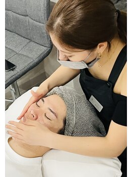 サムライビューティー 西新宿本店(SamuraiBeauty)の写真/毛穴・ざらつきを整えて清潔感UP。メンズのためのハーブピーリングで好印象肌へ