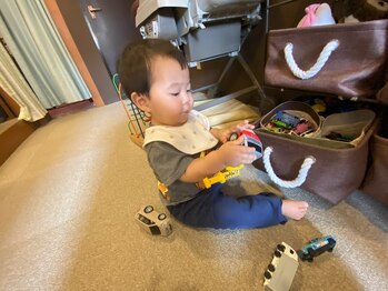 子育てママの整体サロン/施術中のお子様の様子