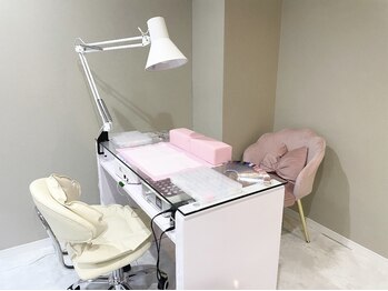 アミル(amiLe)の写真/【爪に優しいパラジェル使用】ワンカラー￥5300/マグネット￥6500/大人女性の指先を彩る定額アートもご用意