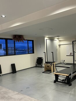 ドットナナナナ(.77)/【堺・なかもず／ピラティス】