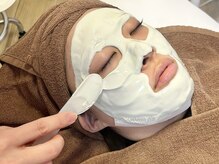 ブロウバータヤ(Brow bar Taya.)/鎮静保湿パックでスキンケア