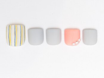 エムスラッシュ ネイル 新百合ヶ丘店(M.SLASH)/FOOTストライプネイル¥10800