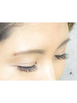 ナチュラル上品な目元にしたい