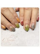 ヴィノバ(VINOVA)/カラフルでスタッズなアート♪