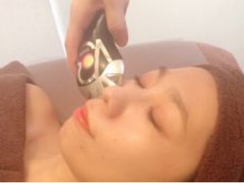 美座ノ女 梅田 淀屋橋本店/カッサ+コルギ で顔の毛穴を矯正