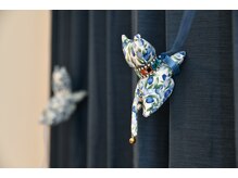 マリポッサ ボルボレッタ(mariposa-borboleta)の雰囲気（施術中の目の前にあるカーテンに付いているネコクリップ。）