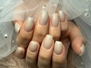 指先にまとう上品な煌めき