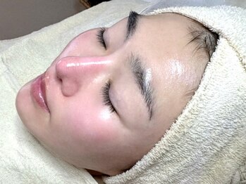 プリエ(Prier)の写真/<ぷるんッ♪水分爆弾級のうるツヤ肌へ!>思わず触れたくなる、まぶしいほどの艶めき◎【韓国水光肌コース】