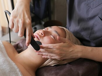 エッセンスビー 六本木(Essence Be)の写真/「術後アフターケア◎」インディバで理想の仕上がりを叶える！完全個室サロンで安心プライベート◎