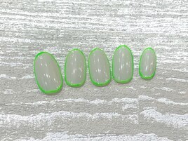 ネオンカラー×黄緑×囲いカラー