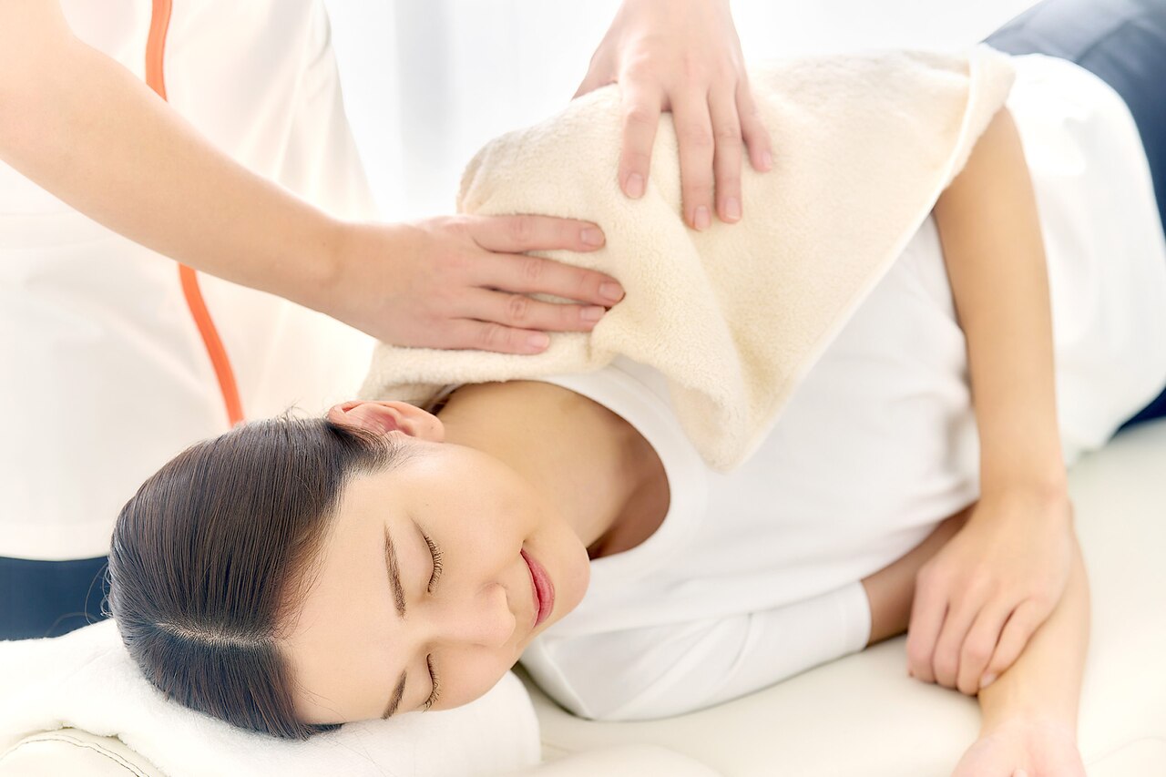 【土日】 首肩こり・頭痛・肩甲骨の疲れ・ストレスに 《整体60分3980円》