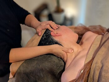 ワイズ(Y's)の写真/ズーンと重い首や肩のつらさ、限界を迎える前に！計50分の集中ケアで、日々の疲れを癒やしませんか？