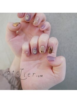 アトリエ プラス リム(atelier +LIM)/ミラーをポイントに