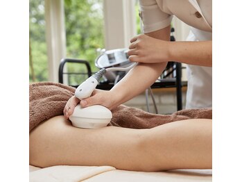 ナビ(NABI)/痩身エステマシン×痩身リンパ