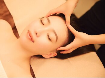 クロードモネ 東京駅丸の内店/頭皮の凝りに 癒しのヘッドスパ