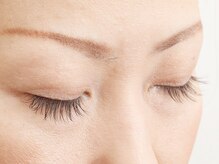 ボリュームラッシュで上品な目元を再現!