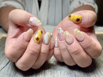 ひまわりネイル