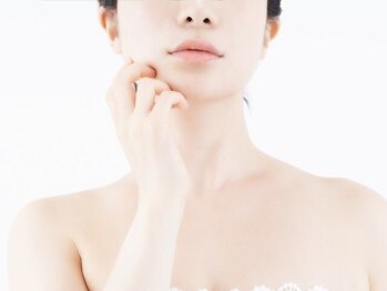 フロムティーナ(From:Teena)の写真/人気No.1!!小顔ならコチラ!たるみケアにも◎【サーマクール+毛穴洗浄+フォト+EMS+リンパマッサージ ¥5000】