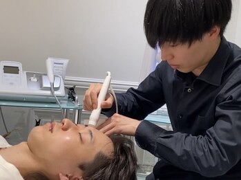 クロズキン(Kurozukin)の写真/《男性も美肌の時代！》美容液を使った"毛穴ハイドロピーリング"で毛穴汚れを洗浄＆お肌のトーンアップ◇