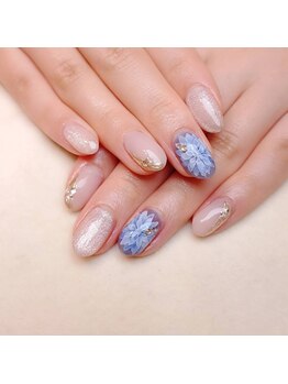 ピオニーネイル(peony nail)の写真/9月は大輪のダリア。何層にも重ねて描く奥行き感が美しいアートです。フットにもおすすめ◎