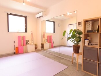 サロンドミナコ(salon de minako)の写真/骨盤矯正でお身体の歪みを根本から改善！当店の体幹トレーニングで体のバランスを整えて日々を快適に♪
