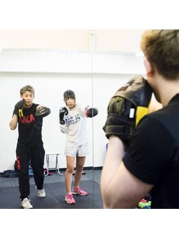 パーソナルジム ファクター 新宿(FACTOR)/パーソナルトレーニングFACTOR