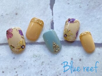 ネイルアンドまつげエクステ ブルーリーフ 四谷三丁目店(Blue Reef)/スモーキー系フラワーネイル